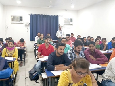 Smart Classrooms for SSC CHSL Coaching in Chandigarh
